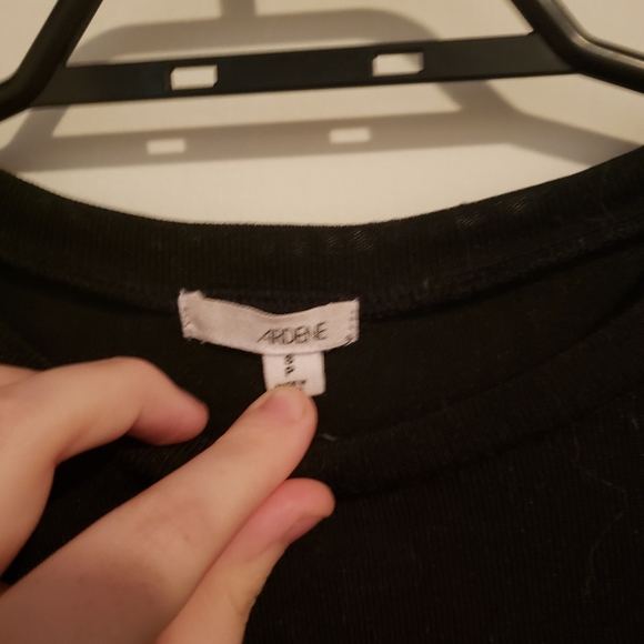 Ardene fitted fishnet arm shirt - Picture 3 of 3